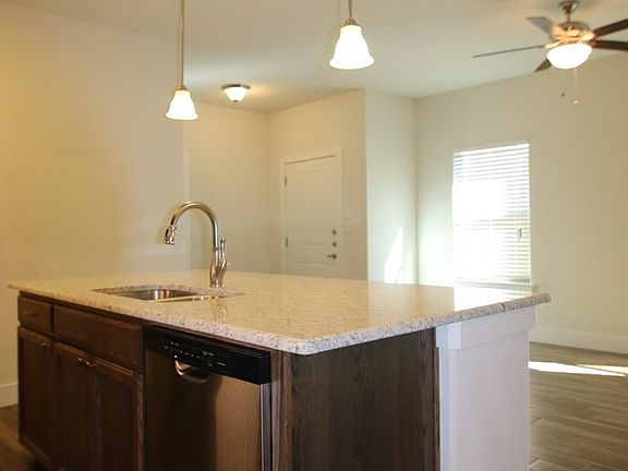 4th image of 8031 Arbor Ave