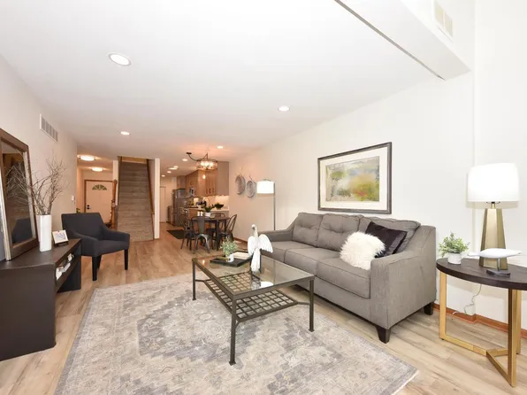 359 Hartford SQUARE #5, Hartford, WI 53027