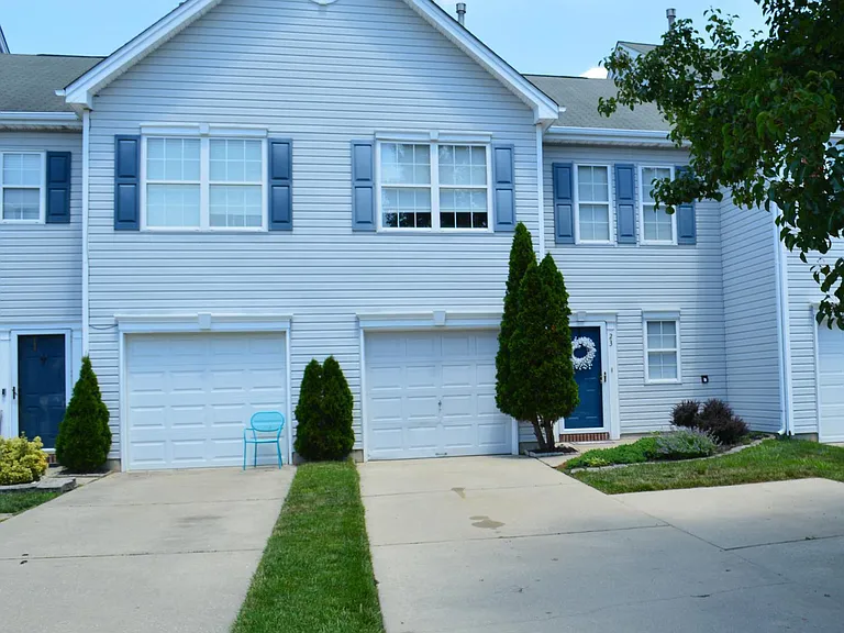 23 Sawgrass Ct — Photo 1