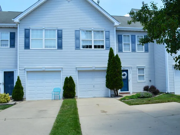 23 Sawgrass Ct, Blackwood, NJ 08012