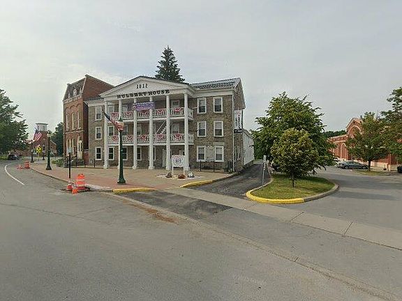 5th image of 106 Main St #205
