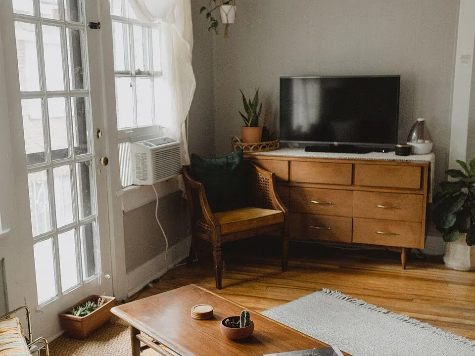 Sunny living room!
