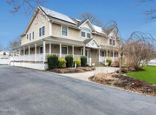 517 Oak Ave, Bohemia, NY 11716