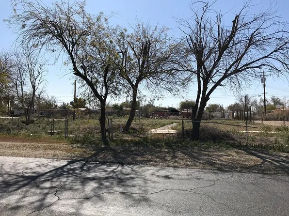 265 E 3rd St, Niland, CA 92257