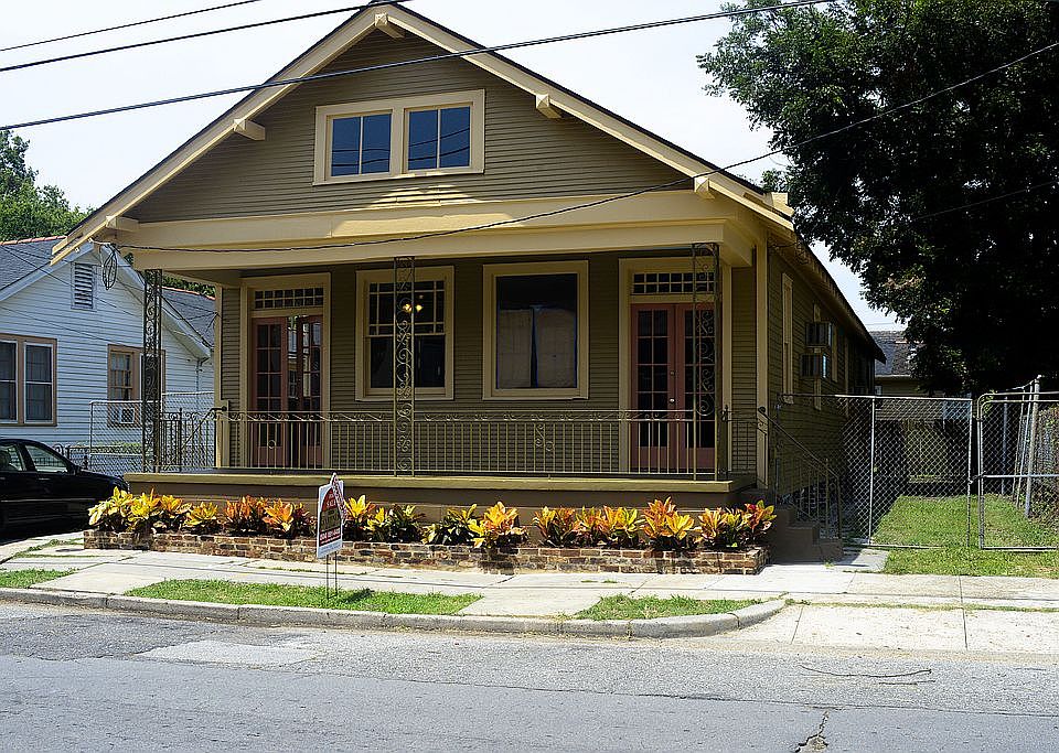 1st image of 1432 Desire St