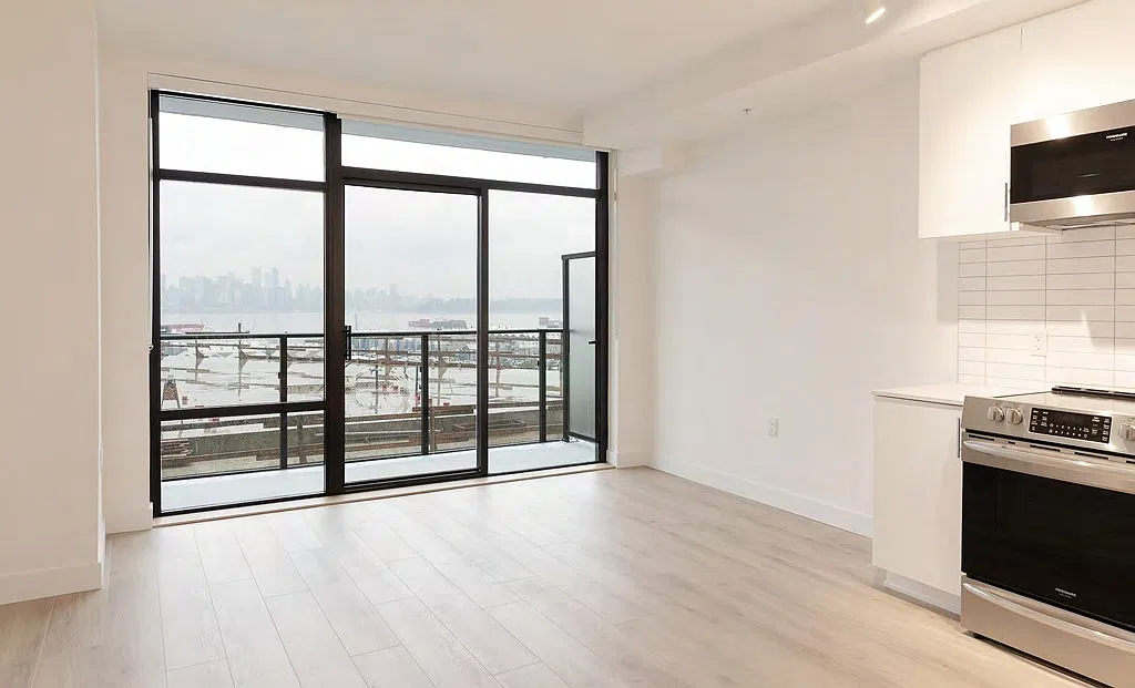 Studio, 483 sqft, $1,900 — Photo 4