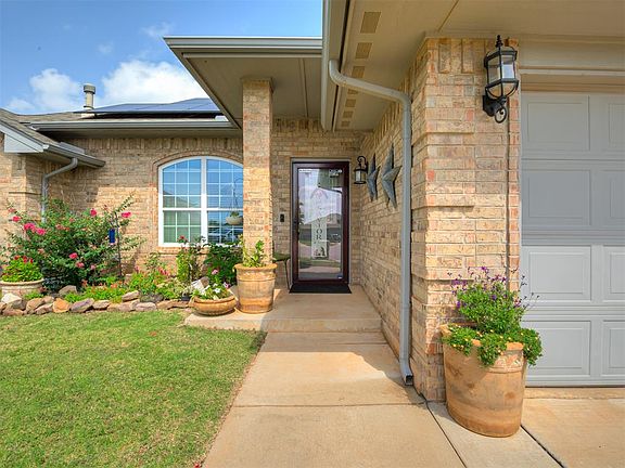 2nd image of 2108 Manderly Ct