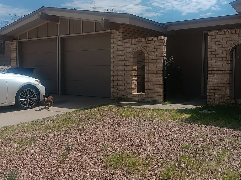 2851 Lake Valley Ave — Photo 1