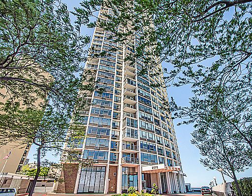 1st image of 940 W Glenlake Ave #21C