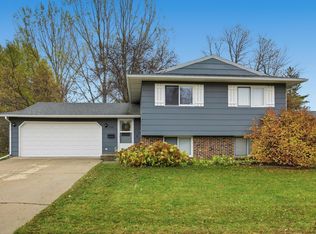 2509 Walnut Cir, Moorhead, MN 56560