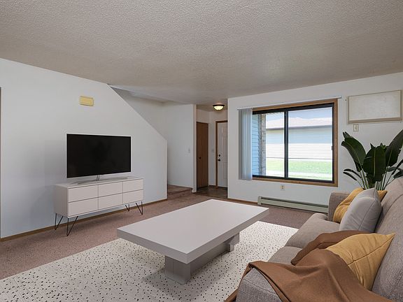 Fargo, ND Hazelwood Townhomes | Living