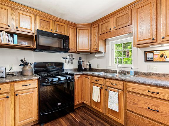 5th image of 115 Colchester Pond Road