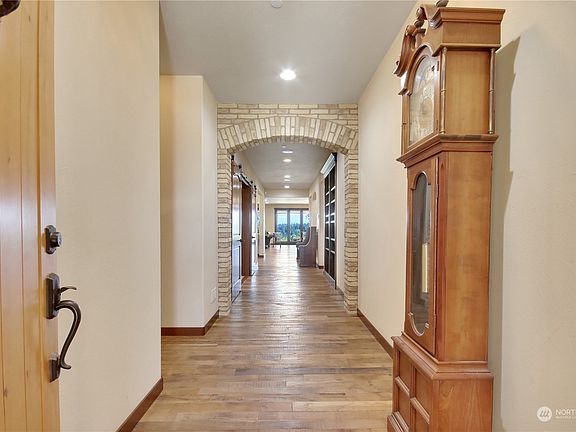 5th image of 10804 177th Avenue Ct E