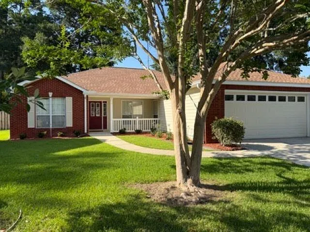 4 bed, 2.0 bath, 1797 sqft, $2,725 — Photo 2