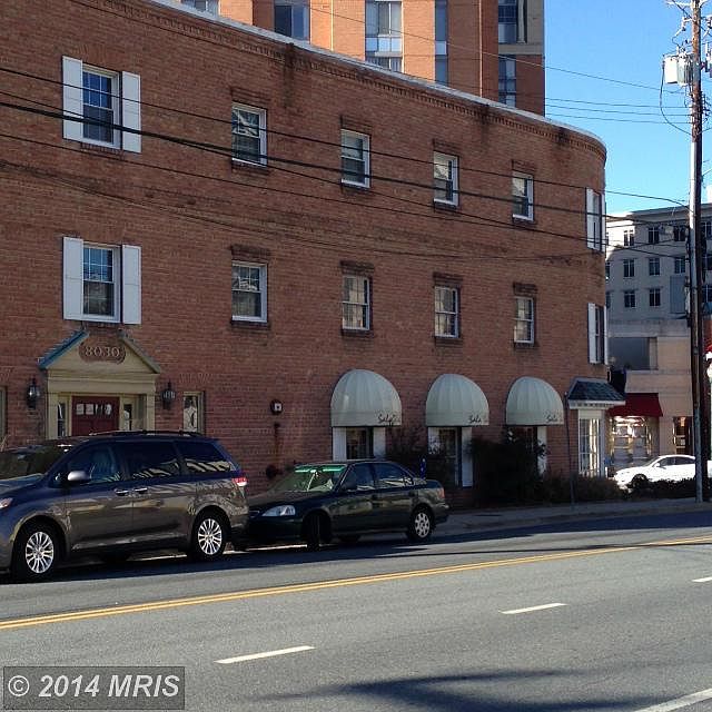 2nd image of 4828 Cordell Ave