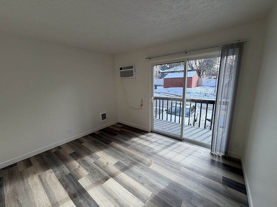 1st image of 1119 W 11th Ave #5