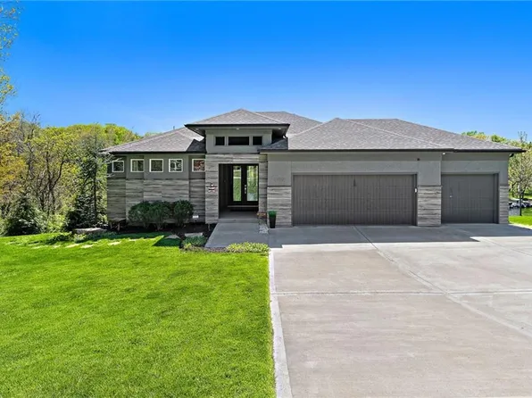 9102 NW 81st St, Weatherby Lake, MO 64152