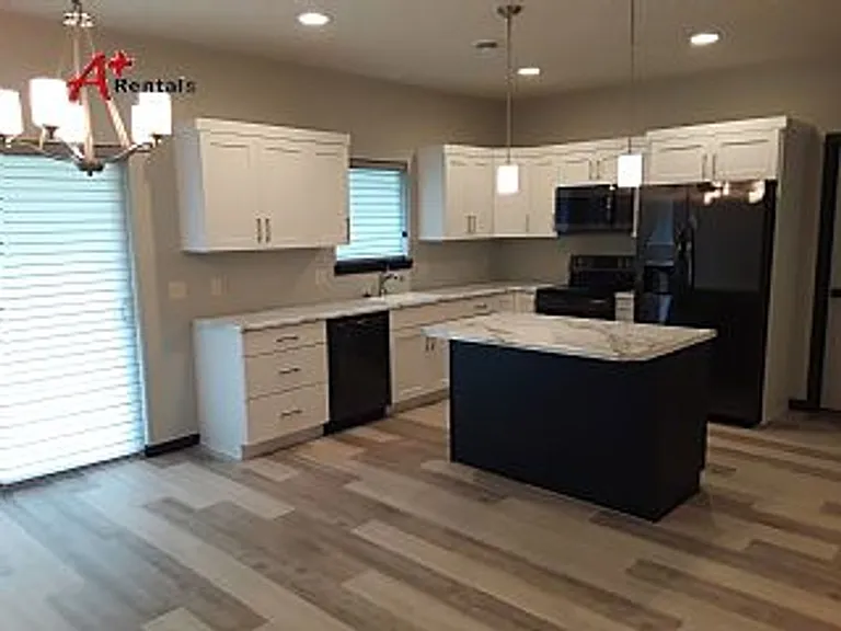 4513 S Dubuque Ave — Photo 3