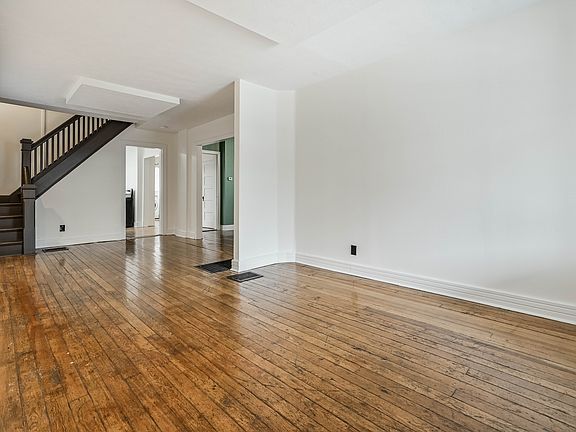 5th image of 934 E Morris St