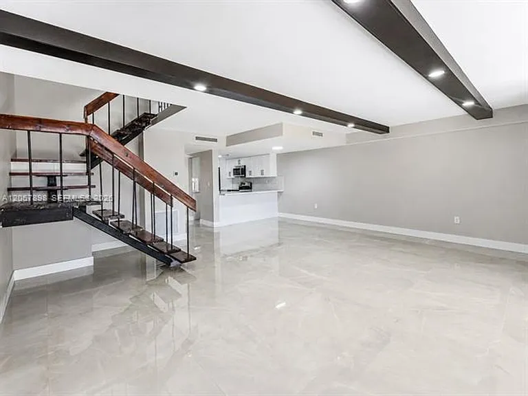 14124 Kendale Lakes Cir #Townhouse 14124 — Photo 14