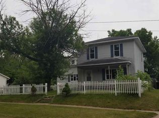 207 3rd St NE, Independence, IA 50644