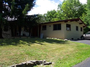 1238 Hillside Dr, Watervliet, NY 12189