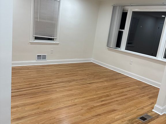 5th image of 3105 Garden Ave