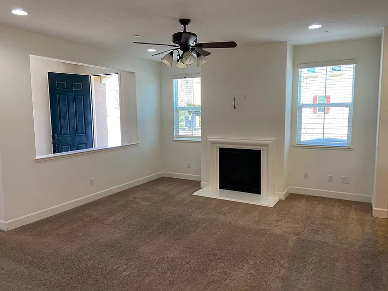 907 Blossom Rock Ln — Photo 4