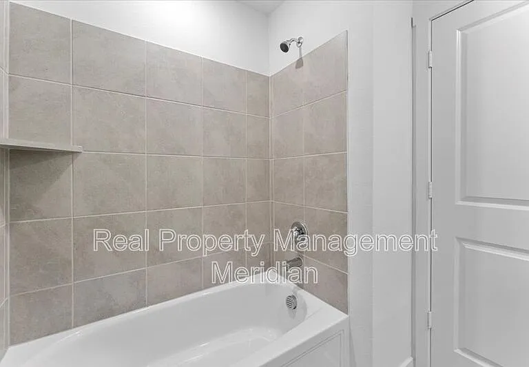 1821 Pentro Pkwy — Photo 15