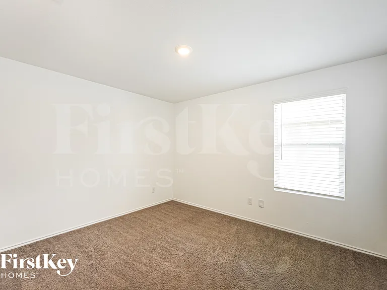 1335 White Willow — Photo 17