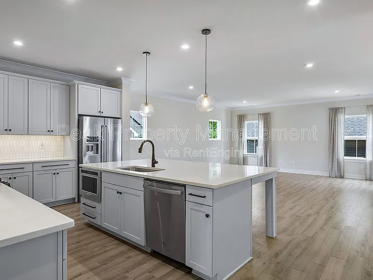 1633 Bilder Ct — Photo 34