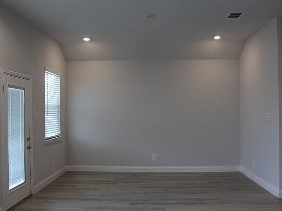 3rd image of 1401 Eagle Nest Dr