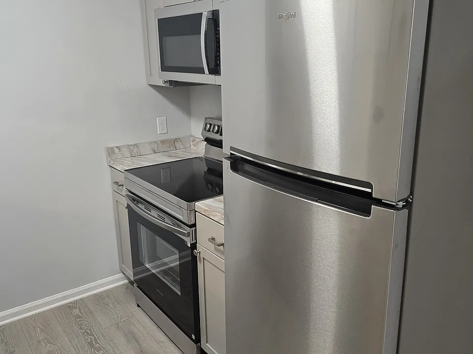 627 Dudley Ave #5