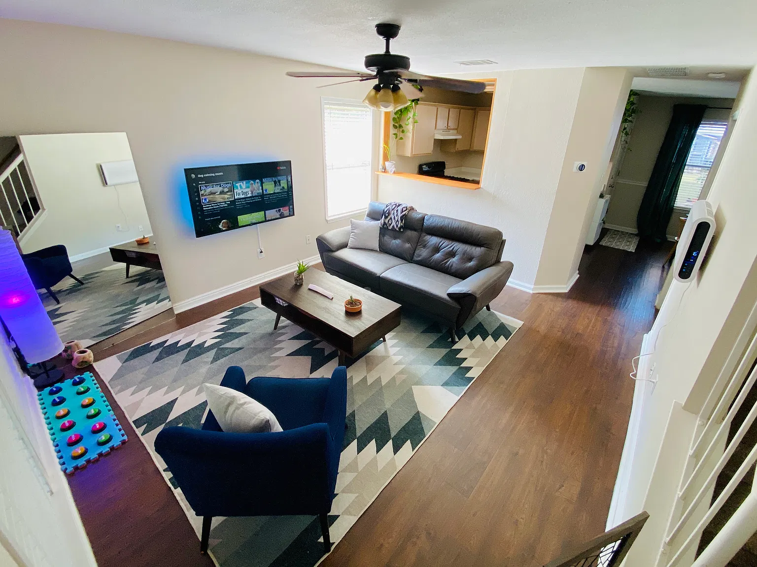 3 bed, 2.5 bath, 1241 sqft, $2,200 — Photo 2