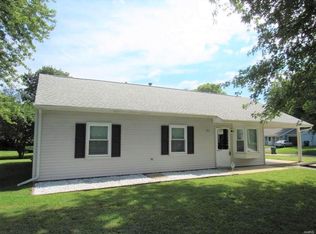 80 Countryside Ln, Fairview Heights, IL 62208