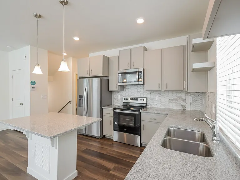 18574 E 47th Pl — Photo 10