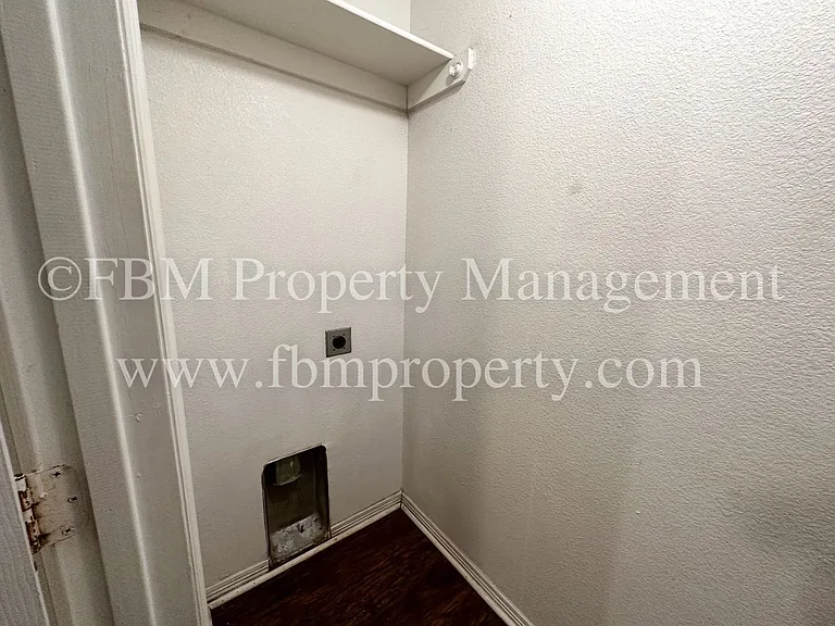 1510 Drexel Drive - Charming 3 Bedroom, 2 Bathroom Brick Duplex in Waxahachie, TX! — Photo 7
