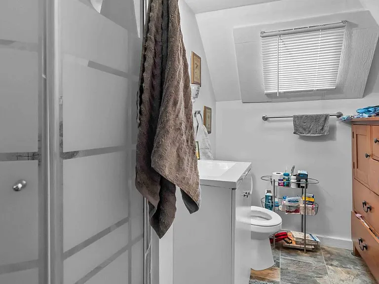 164 Washington St #4 — Photo 4