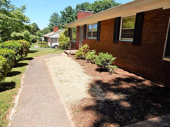 3rd image of 377 Hilltop Dr