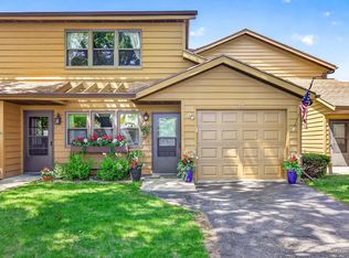 1135 Manor Dr APT 29, Neenah, WI 54956