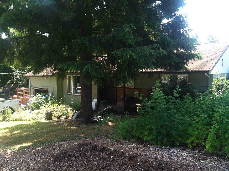 2nd image of 2505 NE 137th St