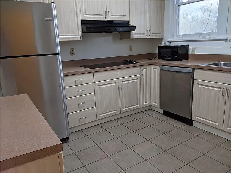 7836 Saint Charles Ave #C — Photo 15