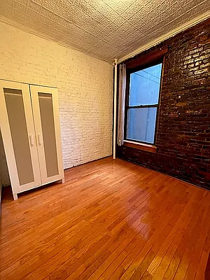 Rented by Universal Realty Group | media 14