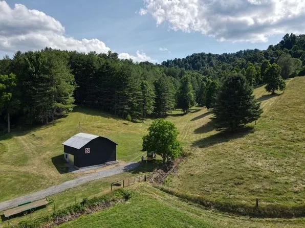 156 Marys Glenn Ln, Burnsville, NC 28714