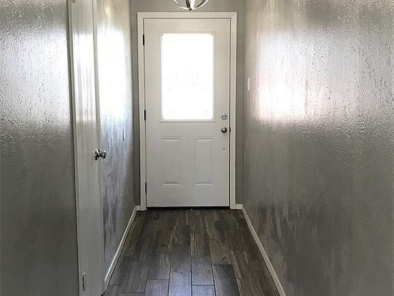 5th image of 2108 SE 25th Ave