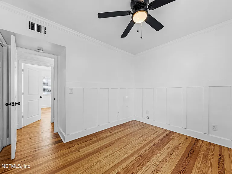 214 Margaret St — Photo 18