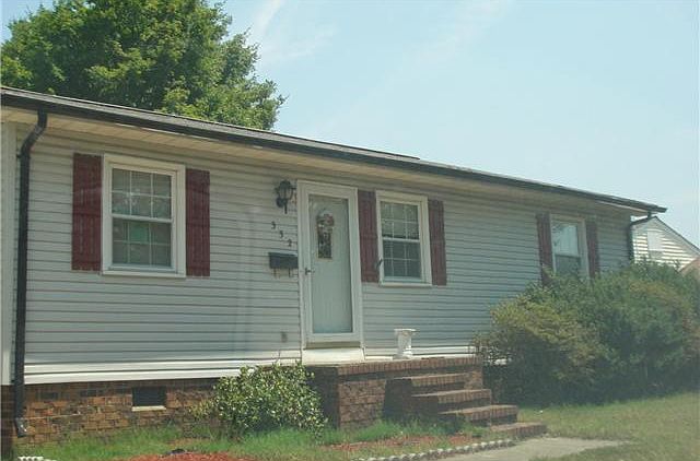 1st image of 332 E Parker St