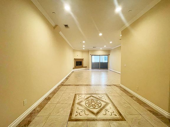 4th image of 5234 Vantage Ave Unit 103