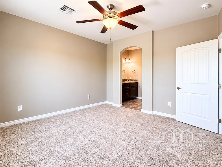 2845 W 31st Ln — Photo 16