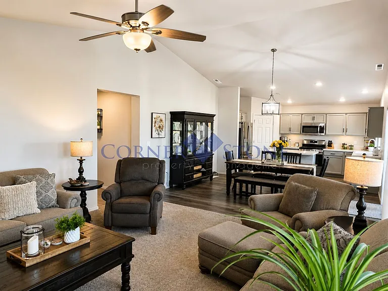 19617 Newell Way — Photo 3